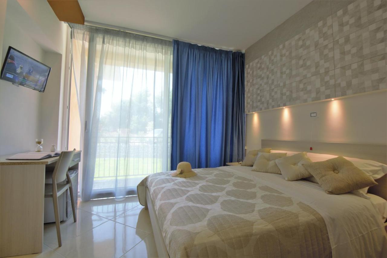 Askia Rooms & Breakfast أسشيا المظهر الخارجي الصورة